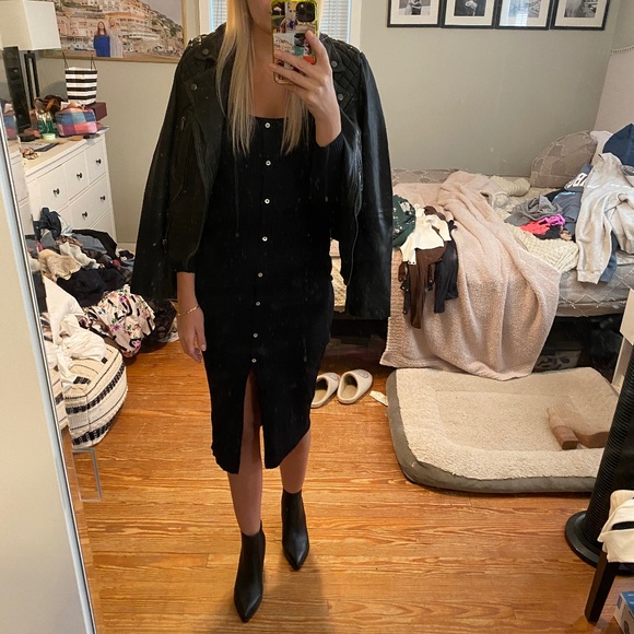 Dress - Picture 1 of 4